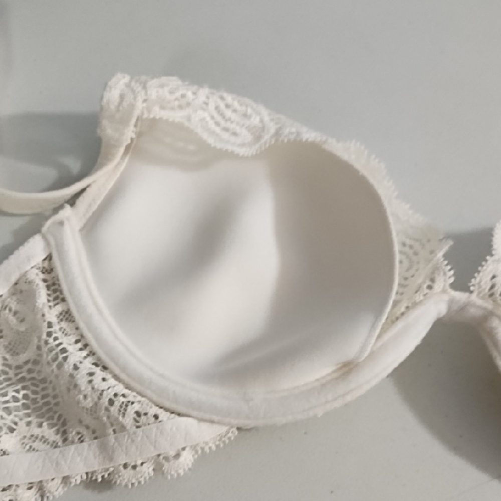 Victoria's Secret Cream Crochet Lace Bra 36B - Picture 9 of 14